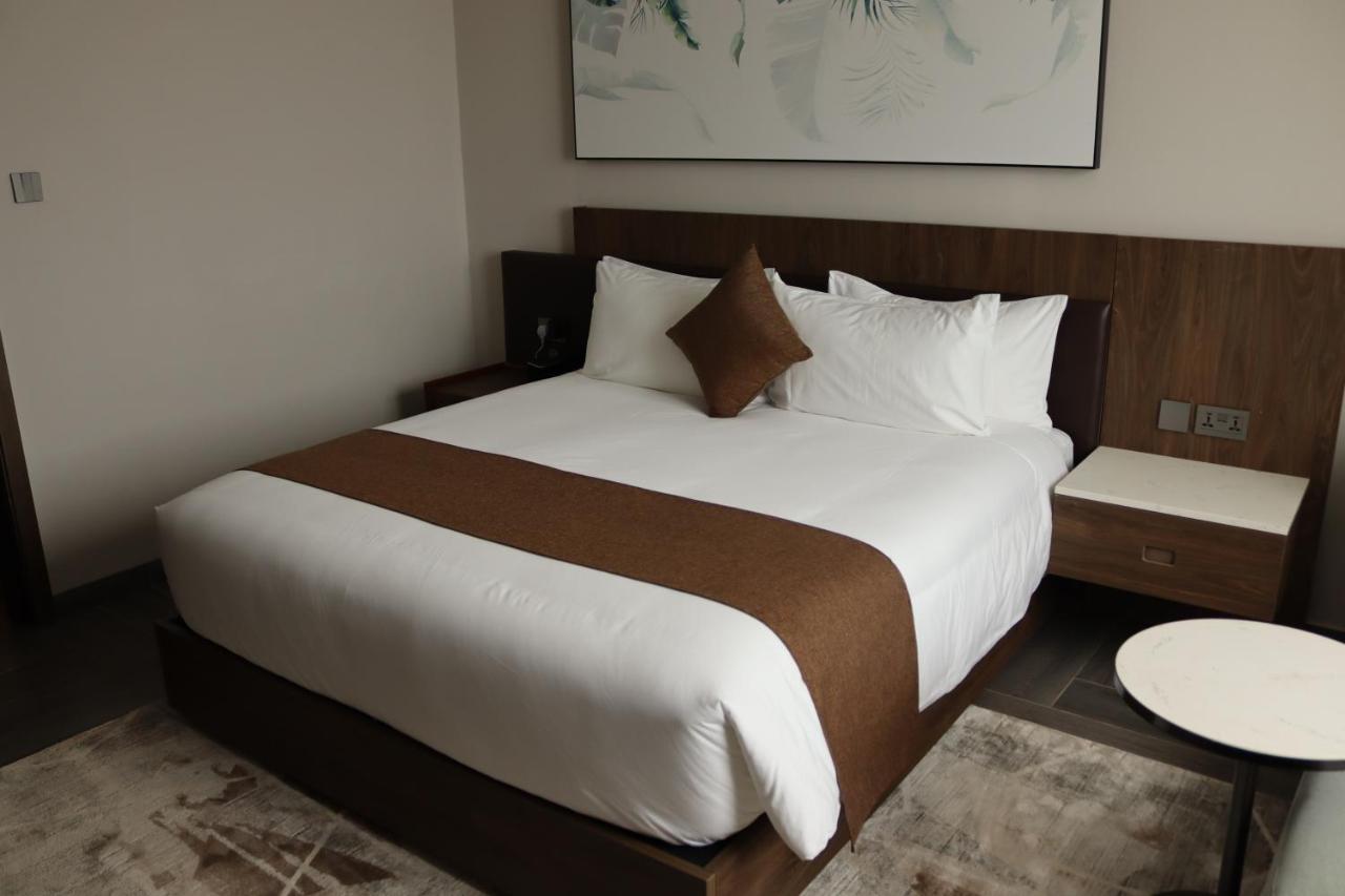 Zara Garden Hotel And Apartments คัมพาลา ภายนอก รูปภาพ