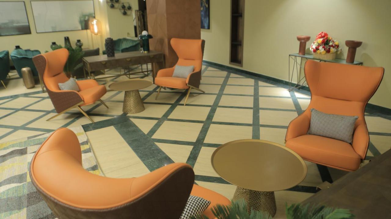 Zara Garden Hotel And Apartments คัมพาลา ภายนอก รูปภาพ