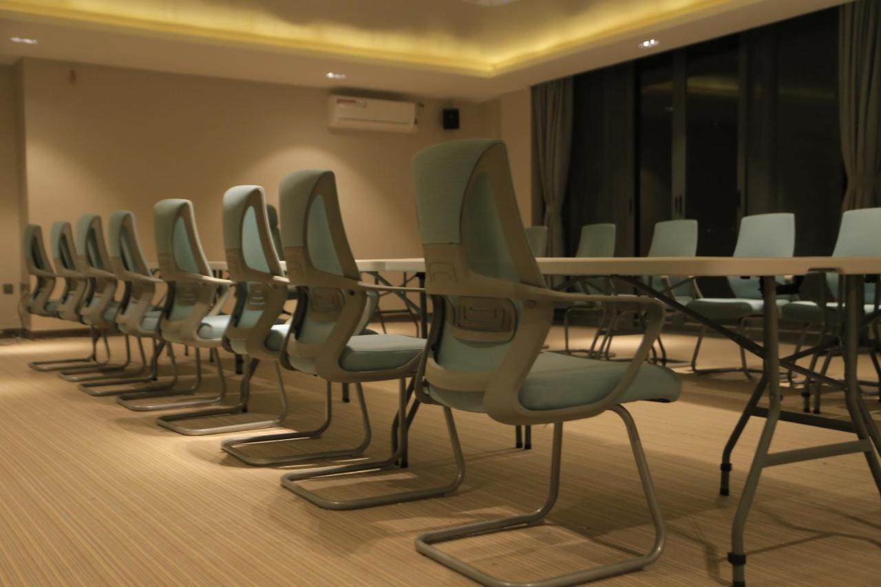 Zara Garden Hotel And Apartments คัมพาลา ภายนอก รูปภาพ
