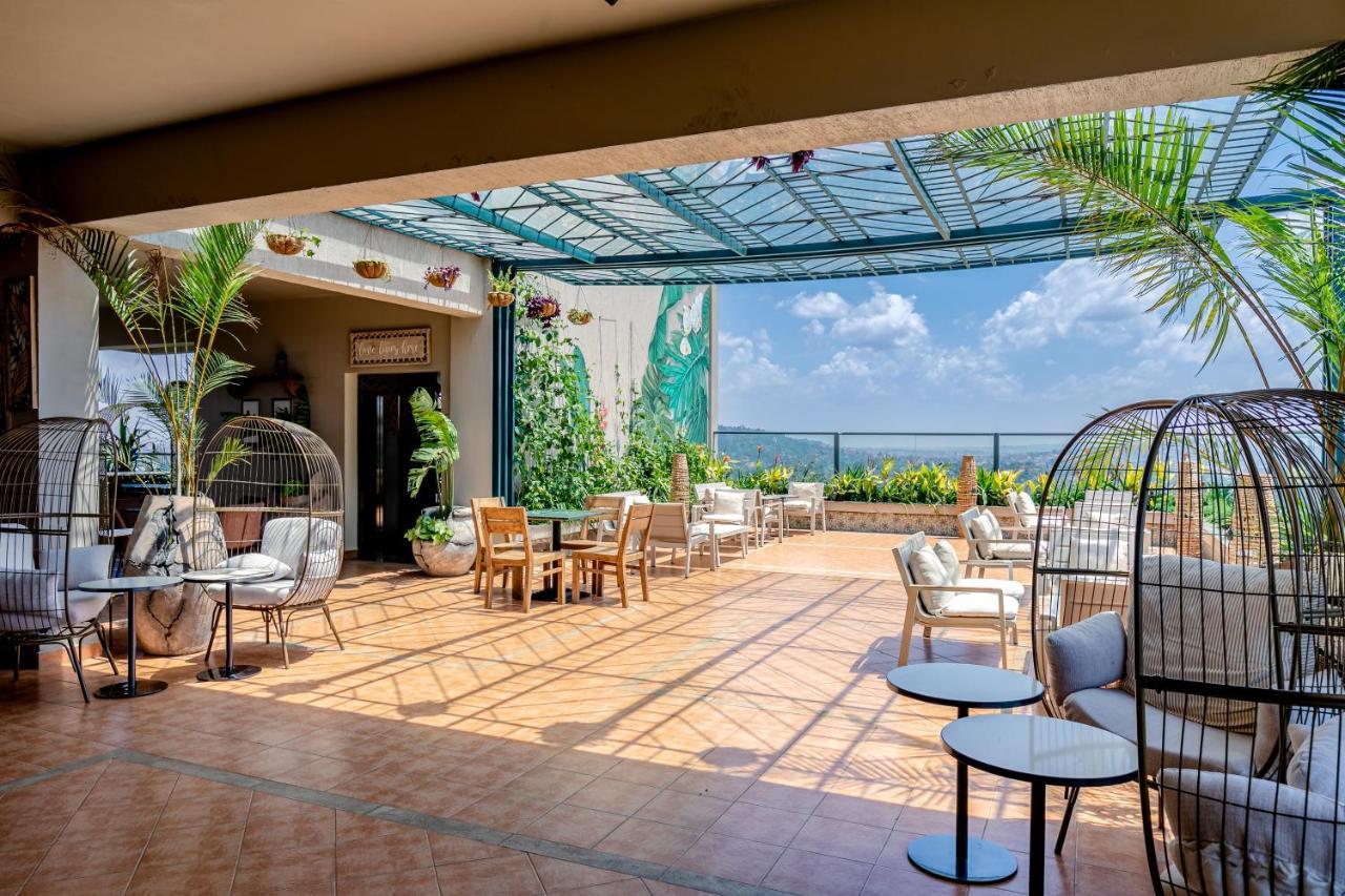 Zara Garden Hotel And Apartments คัมพาลา ภายนอก รูปภาพ